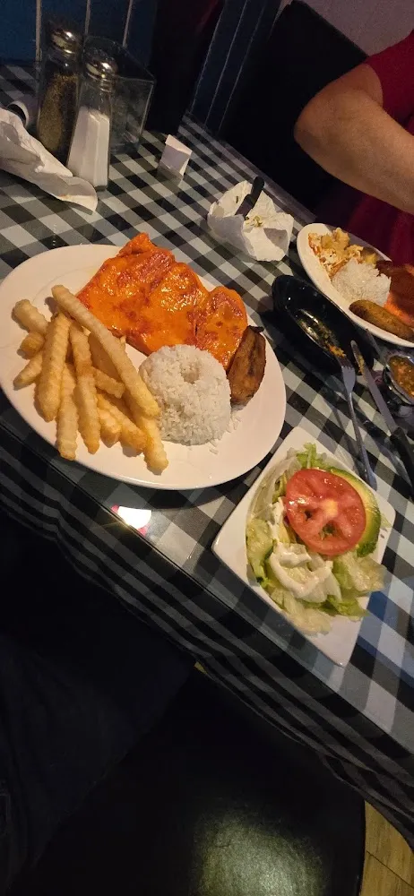 Sobrebarriga En Salsa Criolla